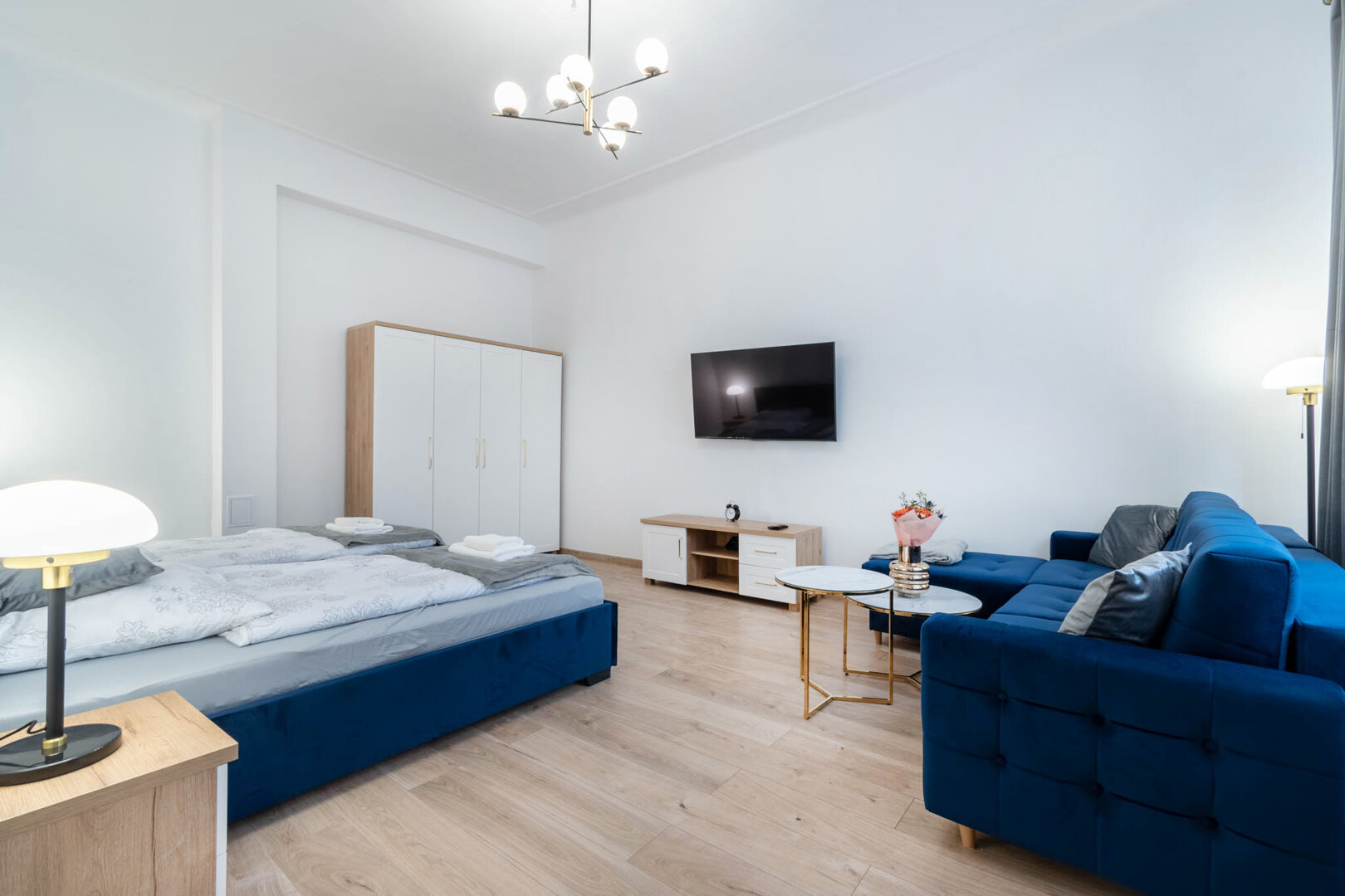 1. KANCELARIA PRAWNA A-Z-A RENTIER ANDRZEJ ANDRZEJEWSKI, 2. BIURO ZARZĄDZANIA I OBROTU NIERUCHOMOŚCI - 2