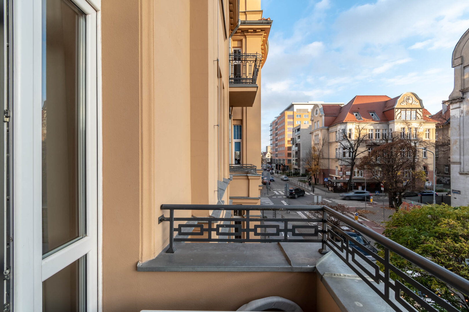 1. KANCELARIA PRAWNA A-Z-A RENTIER ANDRZEJ ANDRZEJEWSKI, 2. BIURO ZARZĄDZANIA I OBROTU NIERUCHOMOŚCI - 9